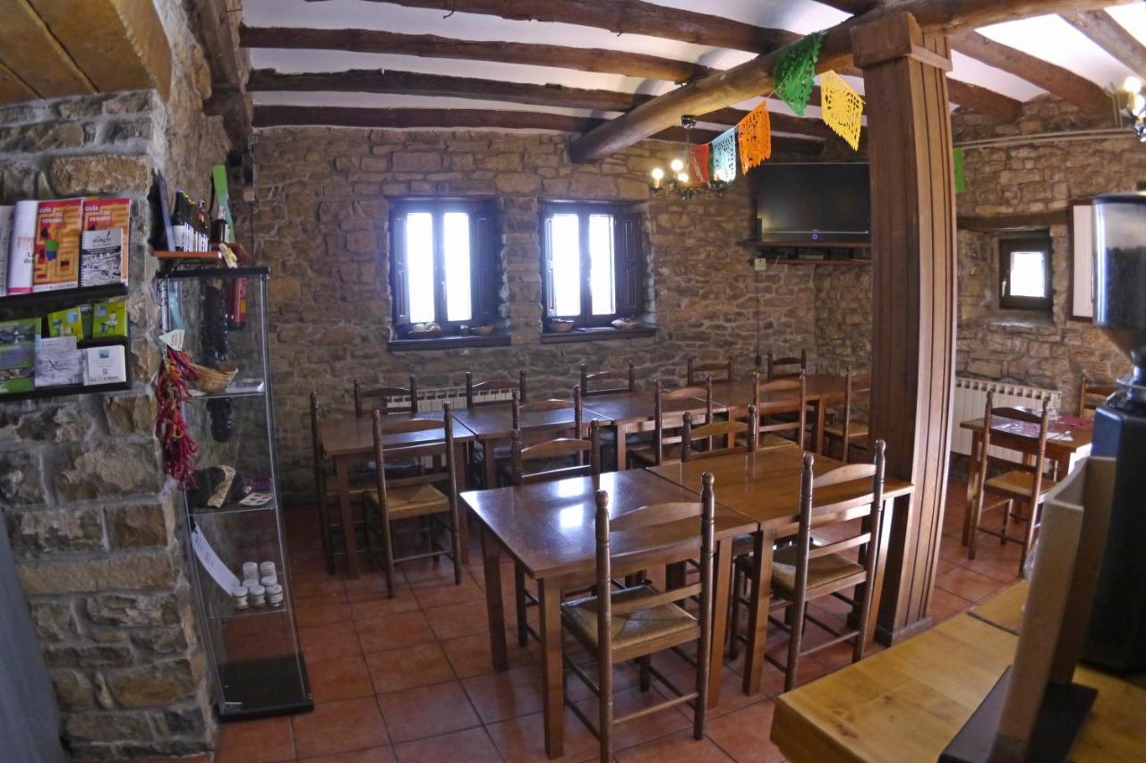 Albergue Restaurante De Artieda Zewnętrze zdjęcie
