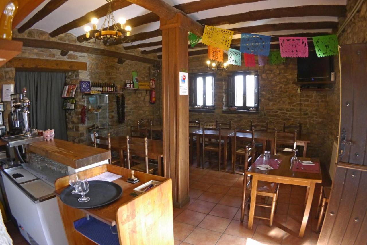 Albergue Restaurante De Artieda Zewnętrze zdjęcie